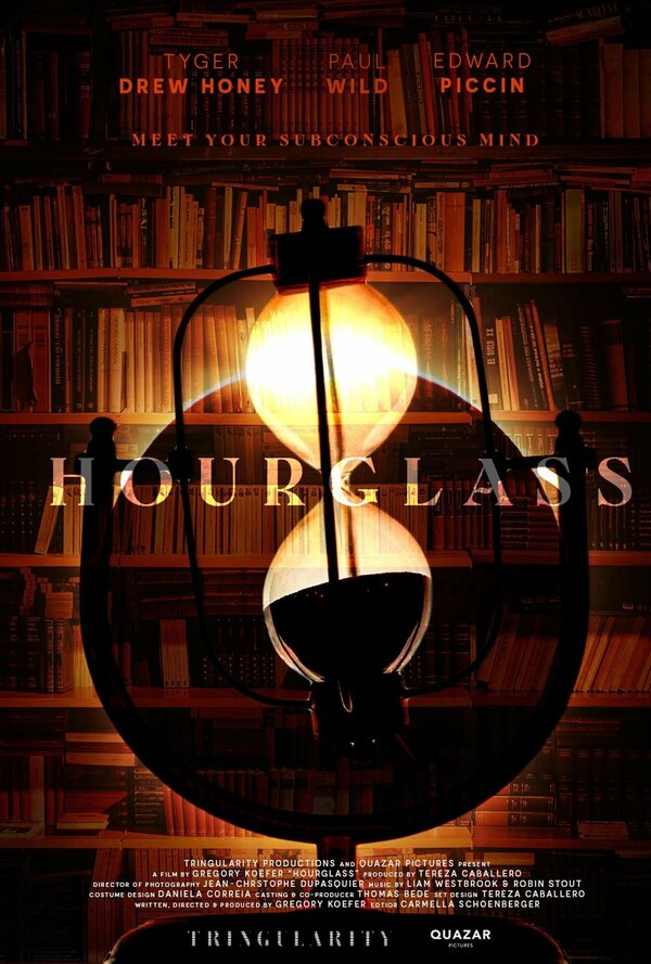 Постер Hourglass