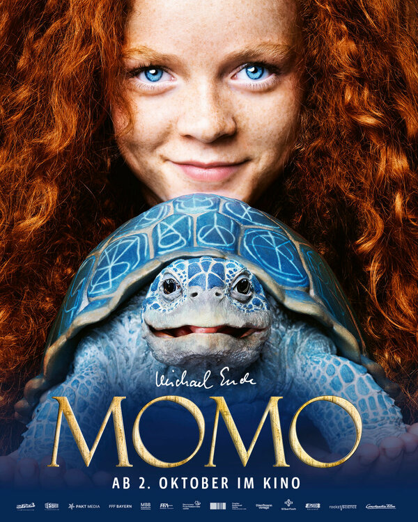 Постер Momo