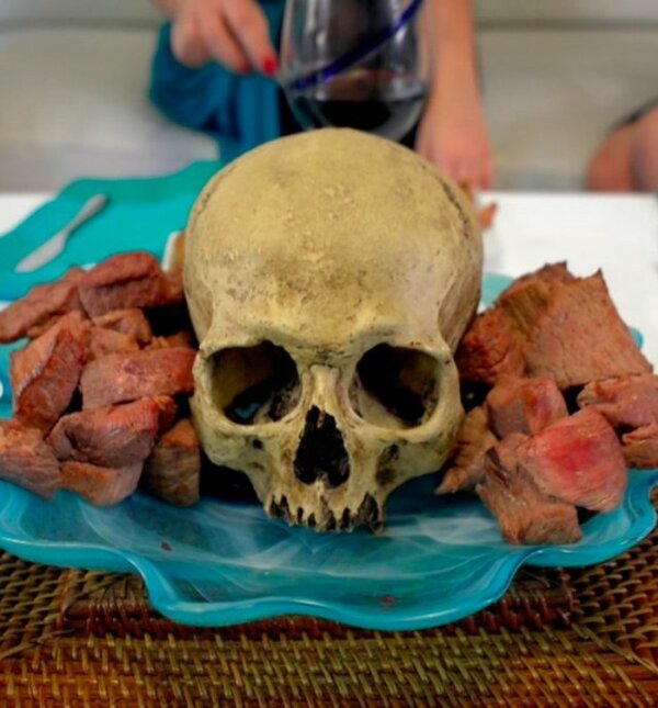 Постер Man-eaters