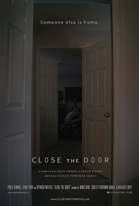 Постер Close the Door